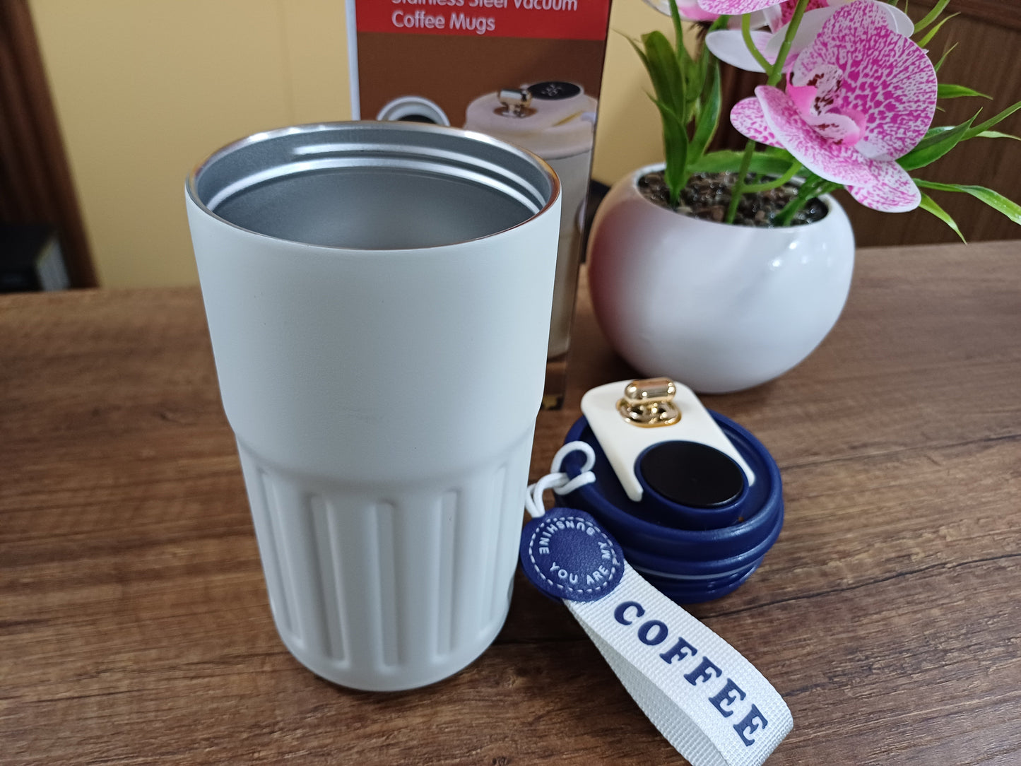 Termo de café inteligente con pantalla LED